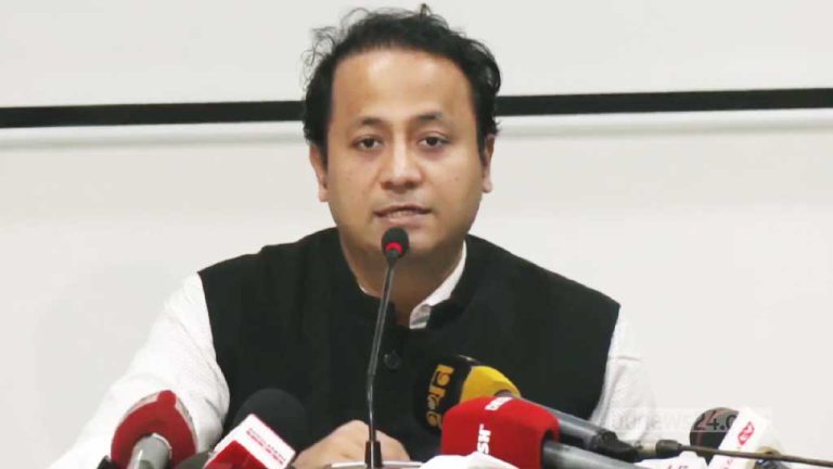 রাজাকারের দল, এই মুহূর্তে বাংলাদেশ ছাড়: শিক্ষামন্ত্রী