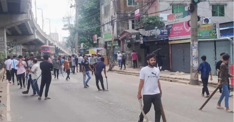 চট্টগ্রামে শিক্ষার্থী-ছাত্রলীগ সংঘর্ষে নিহত ২