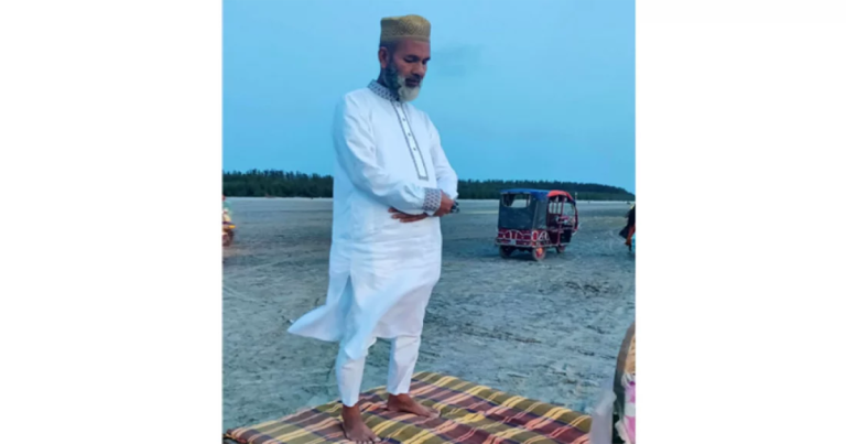 প্রশ্নফাঁসে জড়িত কিন্তু বাদ দেন না নামাজ