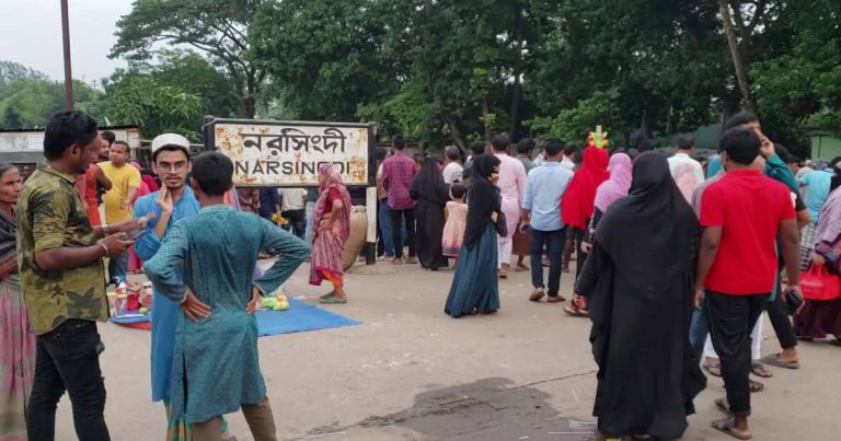 নরসিংদীতে ট্রেনে কাটা পড়ে মা-মেয়ের মৃত্যু