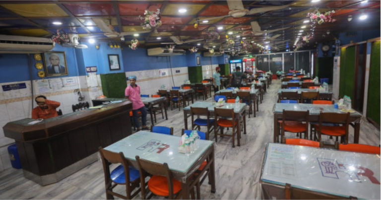 কারফিউ শিথিল, তবুও লোকসান গুনছে রেস্টুরেন্ট ব্যবসায়ীরা