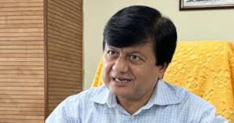 স্বেচ্ছায় অবসরে গেলেন ছাগলকাণ্ডের মতিউর