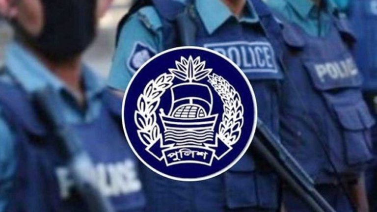 বদলে যাচ্ছে পুলিশের ইউনিফর্ম ও লোগো