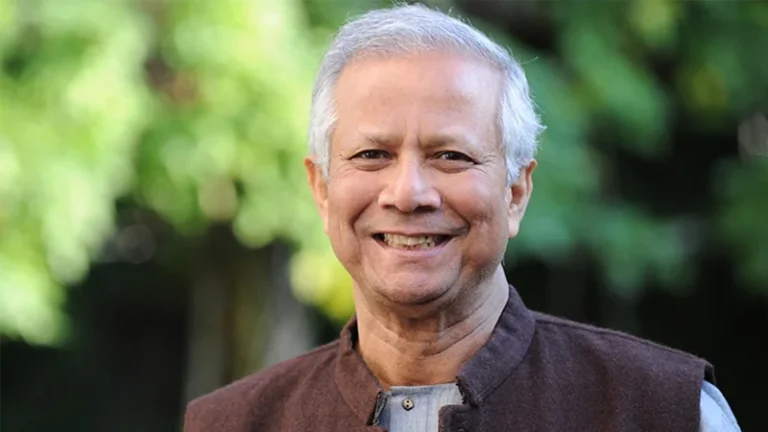 ড. মুহাম্মদ ইউনূস এখন কোথায়?