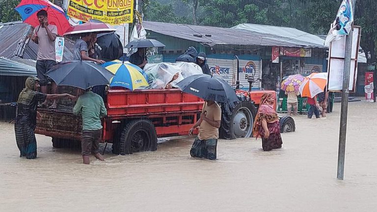 ফেনীতে বিদ্যুৎহীন ৩ লাখ বাসিন্দা