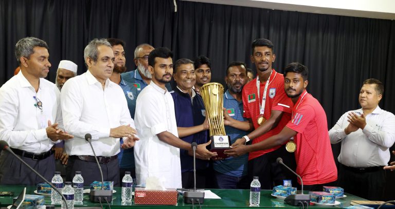 পুরস্কারের অর্থ বন্যার্তদের দেবে সাফ চ্যাম্পিয়নরা