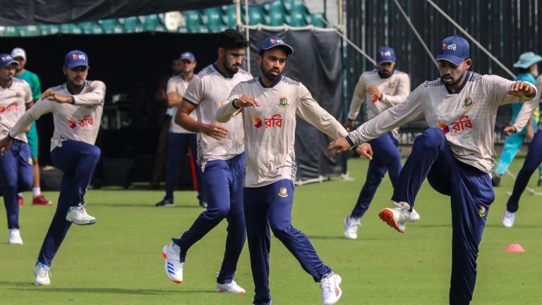দর্শকশূন্য স্টেডিয়ামে বাংলাদেশ-পাকিস্তান দ্বিতীয় টেস্ট