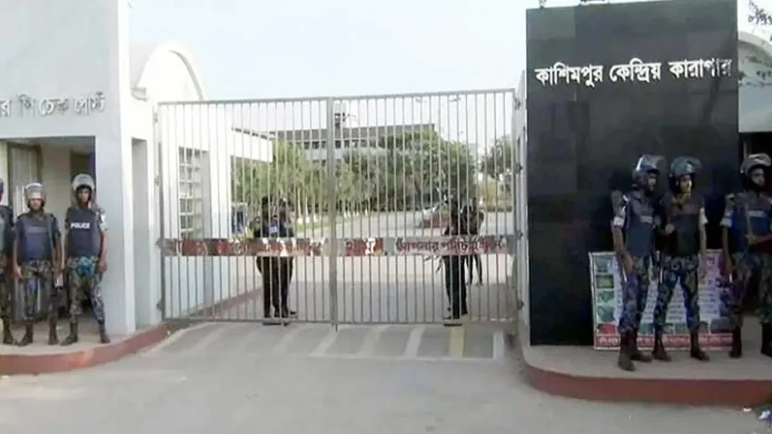 কাশিমপুর কারাগারের দেয়াল টপকে পালালেন ২০৯ বন্দী, গুলিতে নিহত ৬