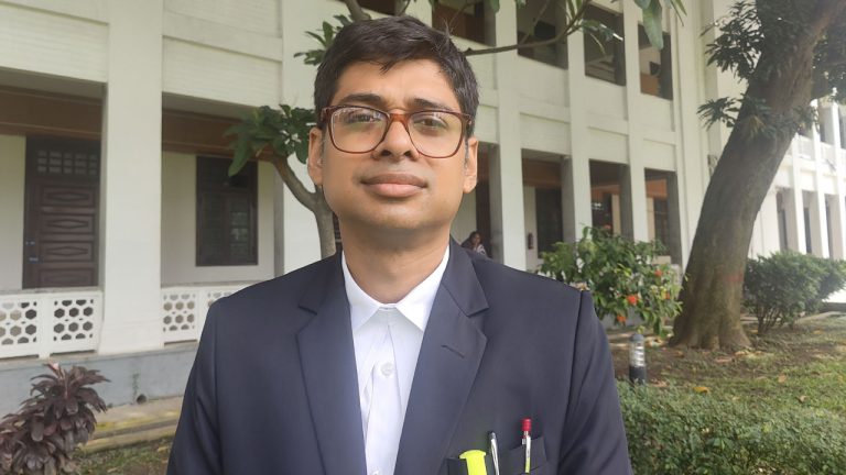 ধ্বংসাত্মক কাজ করে অর্জনকে কলুষিত করবেন না: মতিন