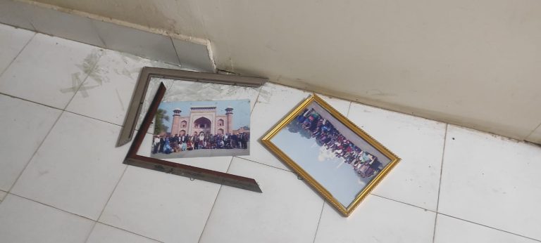 বাগেরহাট প্রেসক্লাবে ভাংচুর চালিয়েছে র্দূবৃত্তরা