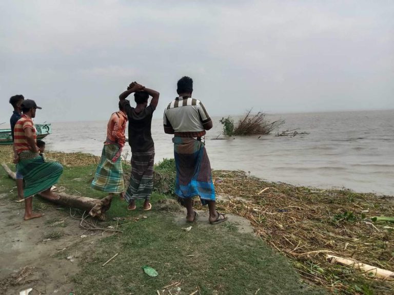 পদ্মায় ভাঙন, আতংকে চরাঞ্চলবাসী