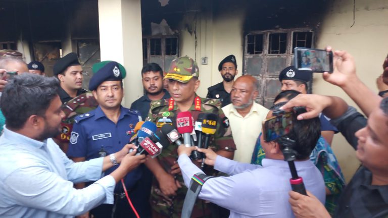 পুলিশ মনোবল ফিরে পাওয়া পর্যন্ত সেনাবাহিনী পাশে থাকবে