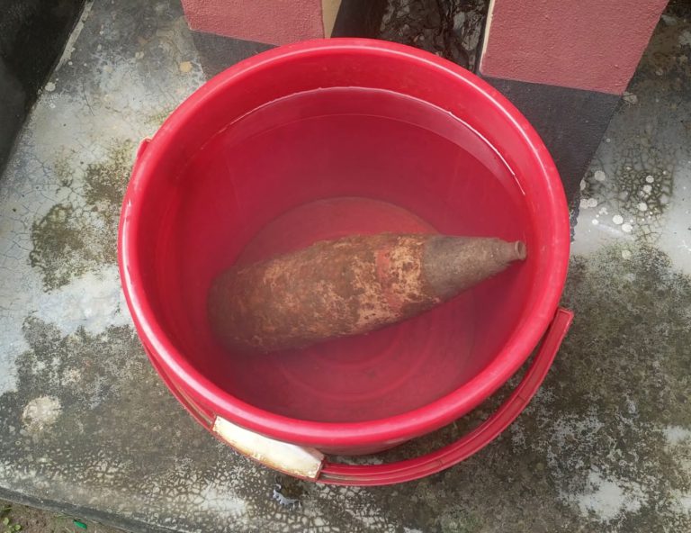 মেহেরেপুরে মাটি কাটতে গিয়ে মিলল কামানের গোলা