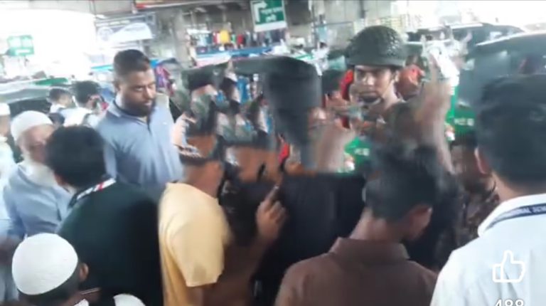 শিক্ষার্থীদের নাম ভাঙ্গিয়ে সড়কে চাঁদা আদায়