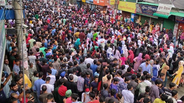 বৃষ্টির মতো গুলি হলেও আন্দোলন চালাব
