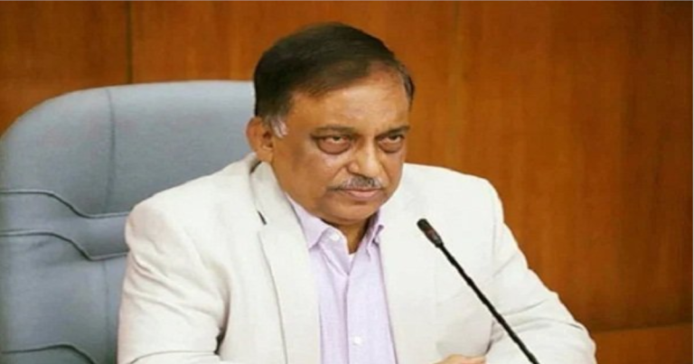সাবেক স্বরাষ্ট্রমন্ত্রীর ব্যাংক অ্যাকাউন্ট জব্দ