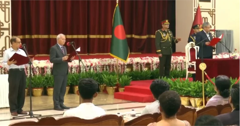 অন্তর্বর্তী সরকার: শপথ নিলেন আরও দুই উপদেষ্টা