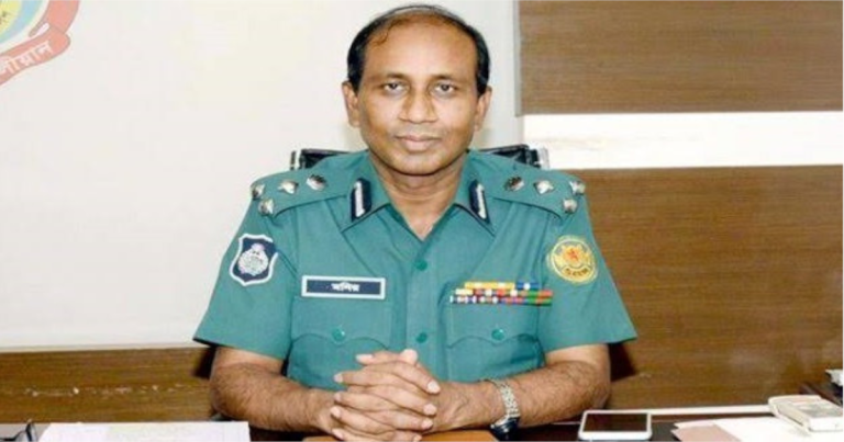এসবি প্রধান থেকে সরিয়ে দেওয়া হলো মনিরুলকে