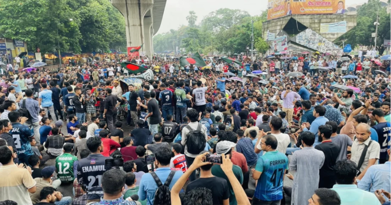 জুমার পর দেশব্যাপী যে কর্মসূচি দিয়েছে বৈষম্যবিরোধী ছাত্ররা