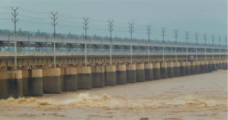 খুলে দেয়া হলো ফারাক্কার ১০৯ গেট