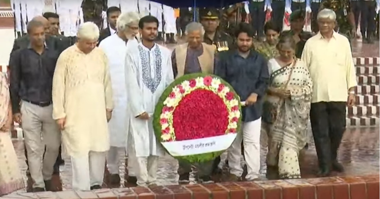 জাতীয় স্মৃতিসৌধে ড. ইউনূসের নেতৃত্বে অন্তর্বর্তীকালীন সরকারের শ্রদ্ধা