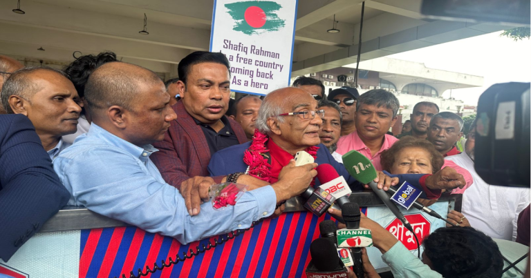 অর্ধযুগ পর দেশে ফিরলেন নির্বাসিত সাংবাদিক শফিক রেহমান