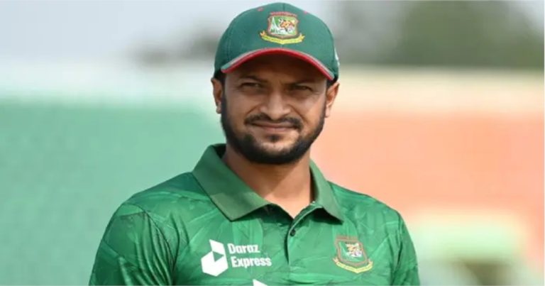 সাকিবকে জাতীয় দল থেকে বাদ দিয়ে দেশে ফেরাতে লিগ্যাল নোটিশ