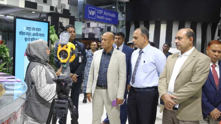 মাঙ্কিপক্স : বিমানবন্দর পরিদর্শন করলেন বেবিচক চেয়ারম্যান