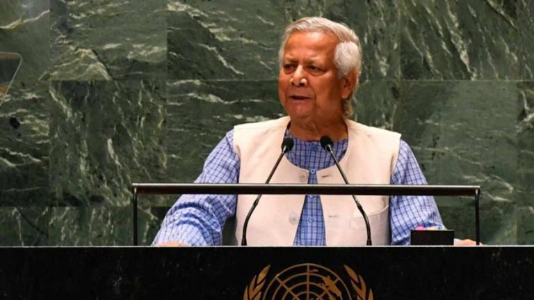 মধ্যরাতে দেশে ফিরবেন প্রধান উপদেষ্টা ড. ইউনূস