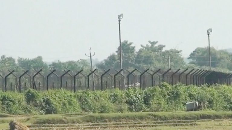 সীমান্তে বিএসএফ সদস্যকে আটক করল বিজিবি