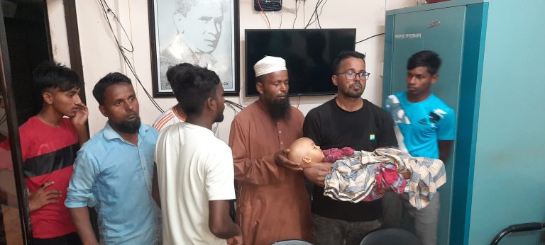 হাসপাতাল থেকে শিশুর মরদেহ নিয়ে প্রেসক্লাবে স্বজনদের আহাজারি