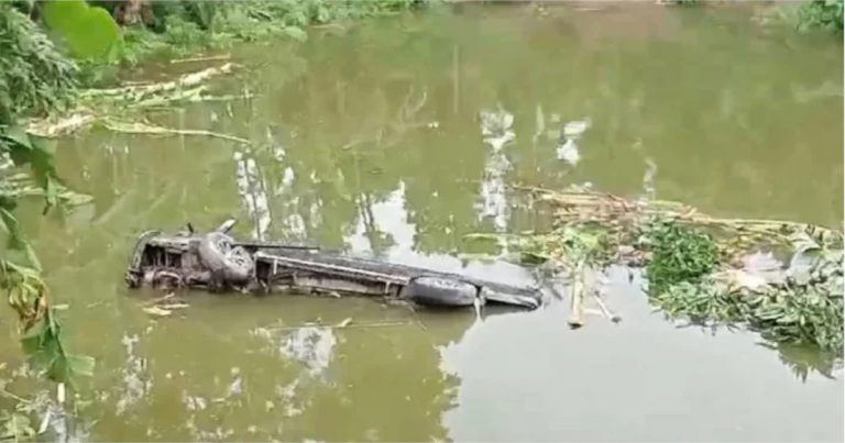 মক্তব থেকে ফিরতে গিয়ে মাইক্রোবাসের চাপায় ৪ শিশু নিহত
