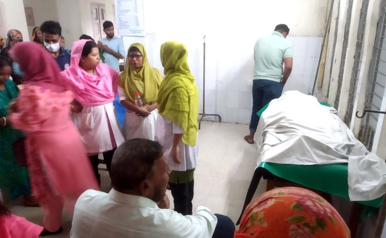 বাগেরহাটে পিকআপ-ইজিবাইকের মুখোমুখি সংঘর্ষ, নিহত ৪