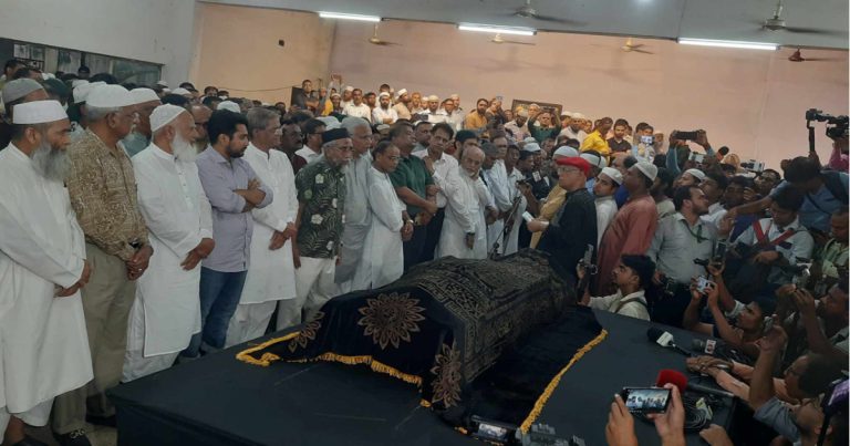 সাংবাদিক রুহুল আমিন গাজীর জানাজা পড়ালেন জামায়াত আমির