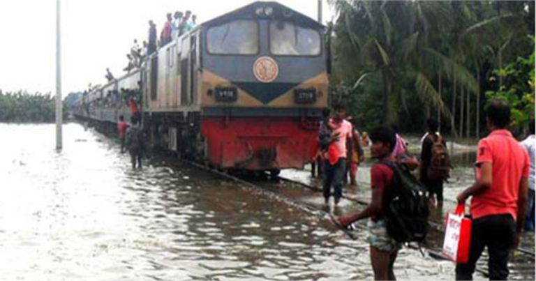 সারা দেশের সঙ্গে চট্টগ্রামের ট্রেন যোগাযোগ বন্ধ