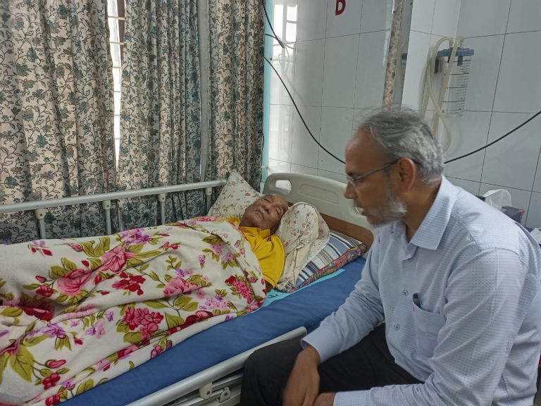 অসুস্থ হয়ে হাসপাতালে ভর্তি সাংবাদিক শফিক রেহমান