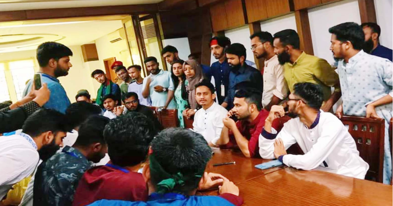 সমন্বয়কদের কোন্দল: নরসিংদীতে সভা না করেই ঢাকা ফিরলেন সারজিস