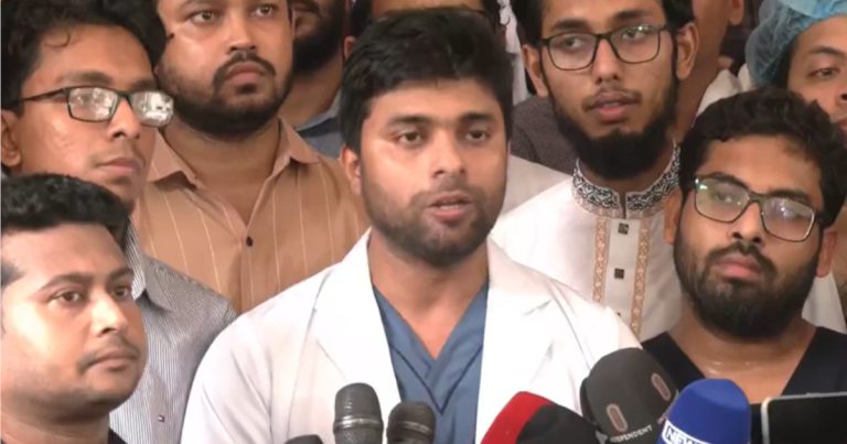 দেশের সব হাসপাতালে চিকিৎসকদের ‘কমপ্লিট শাটডাউন’ ঘোষণা