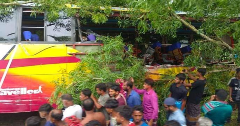 গোপালগঞ্জে বাস-ট্রাক সংঘর্ষ, নারীসহ নিহত ৫