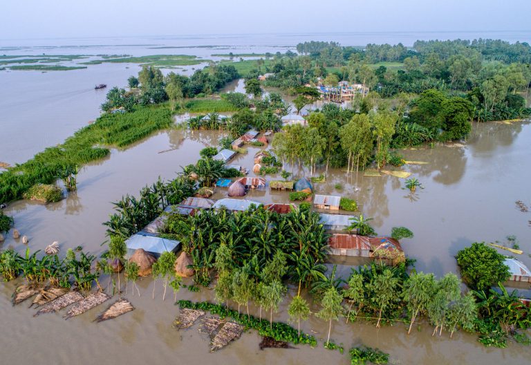 বন্যায় মৃতের সংখ্যা বেড়ে ৬৭