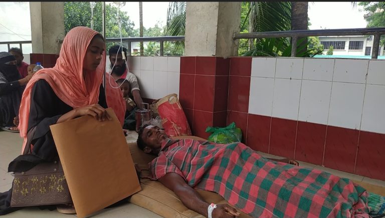 চাঁদপুরে অবৈধভাবে বালু উত্তোলনকে কেন্দ্র করে সংঘর্ষ, গুলিবিদ্ধ ১