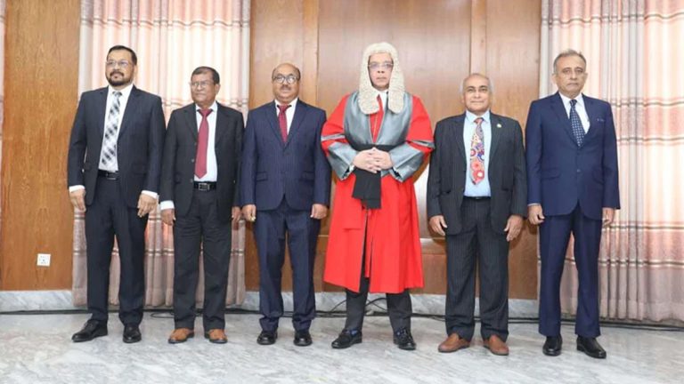 শপথ নিলেন পিএসসির নতুন চেয়ারম্যান ও চার সদস্য