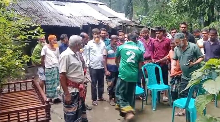 ঘূর্ণিঝড় দানা; বরগুনায় গাছ পড়ে নিহত ১