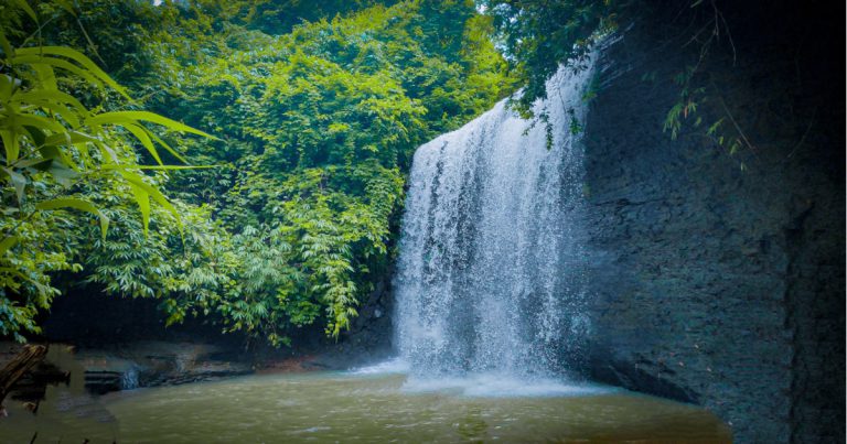রূপসী ঝরনায় গোসল করতে নেমে ২ শিক্ষার্থীর মৃত্যু
