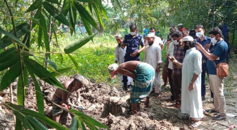 যশোরে দাফনের দুইমাস পর গৃহবধূর মরদেহ উত্তোলন