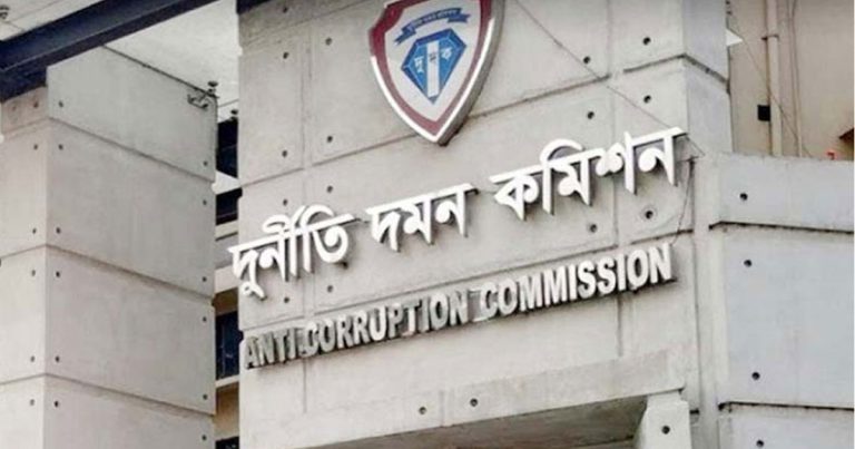 পদত্যাগ করেছেন দুদক চেয়ারম্যান ও দুই কমিশনার
