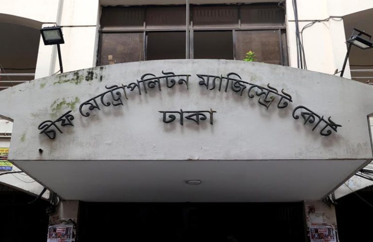 সেনাবাহিনী ও পুলিশের গাড়িতে আগুন, কারাগারে ৩