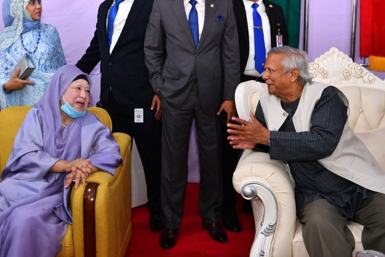 সেনাকুঞ্জে প্রধান উপদেষ্টা ও খালেদা জিয়ার কুশল বিনিময়