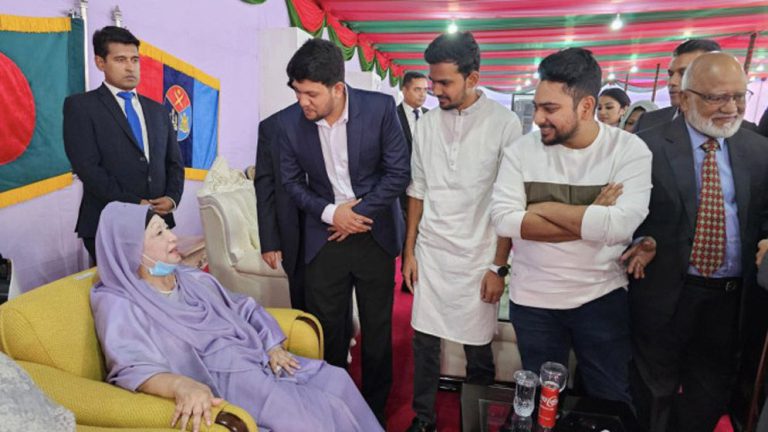 সেনাকুঞ্জে খালেদা জিয়ার সঙ্গে মাহফুজ-নাহিদ-আসিফদের কী কথা হলো