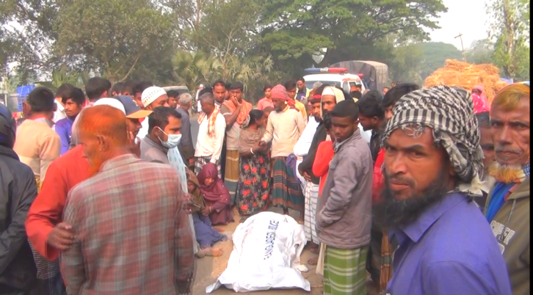 সিরাজগঞ্জে বাসচাপায় ২ মোটর সাইকেল আরোহী নিহত